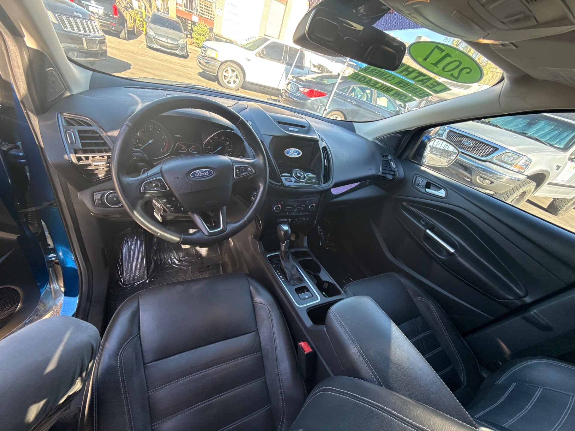 2017 Ford Escape Titanium thumbnail 5